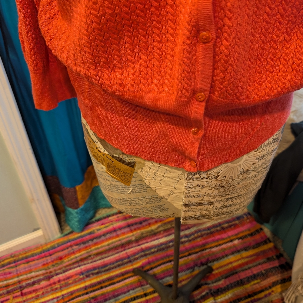 Short Cardigan Sweater Fine Gauge Knit Coral Orange 1X - Picture 2 of 4